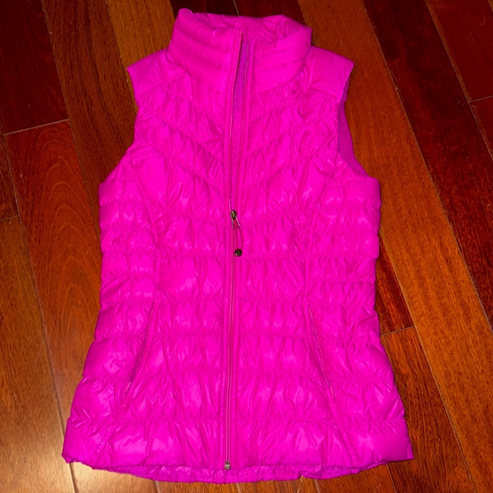 Athleta down vest size small